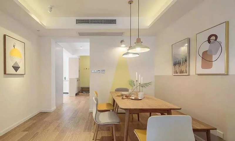 100㎡三居室北歐風(fēng)裝修，原木搭配暖色調(diào)讓家溫馨